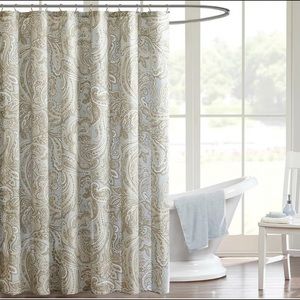Nwt paisley print Madison Park Pure shower curtain